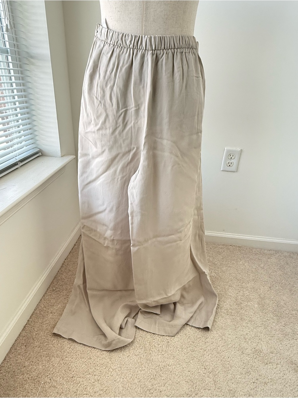 Zara Wide Leg Pants in Light Beige - Picture 3 of 10